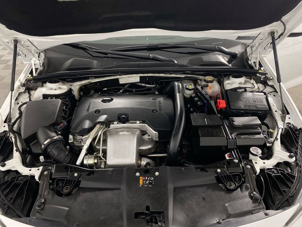Certified 2018 Buick Regal Essence w/ Driver Confidence Package #1 AWD/4WD image 23
