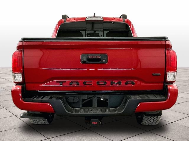 Used 2017 Toyota Tacoma TRD Sport w/ Tow Package AWD/4WD image 4