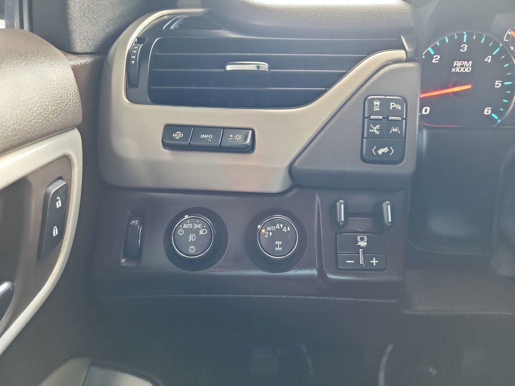 Used 2019 GMC Yukon Denali w/ Denali Ultimate Package AWD/4WD image 24