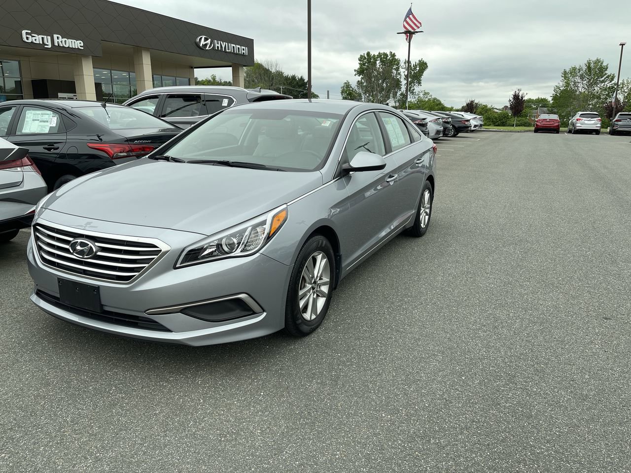 Used 2017 Hyundai Sonata SE FWD video 1