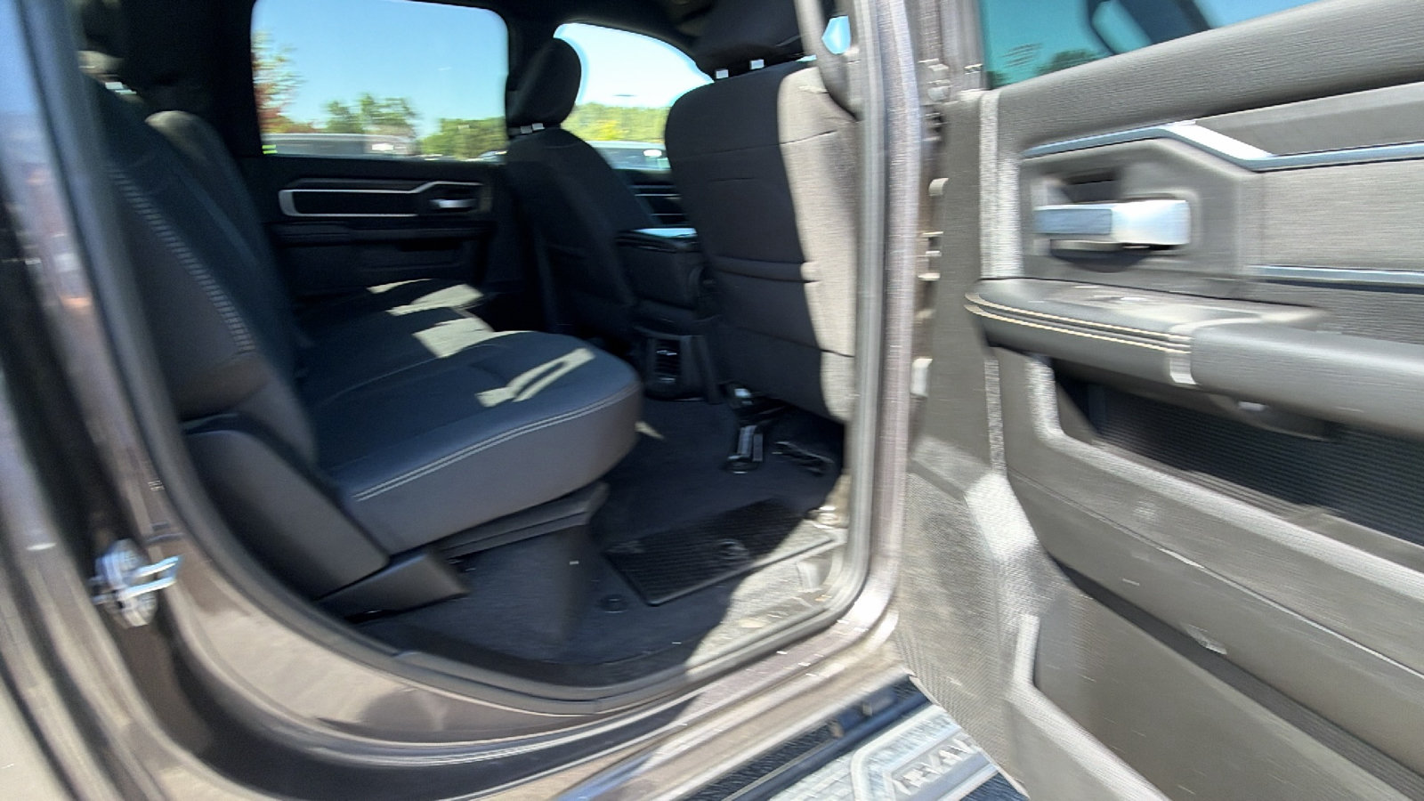 Certified 2025 RAM 2500 Big Horn AWD/4WD image 21