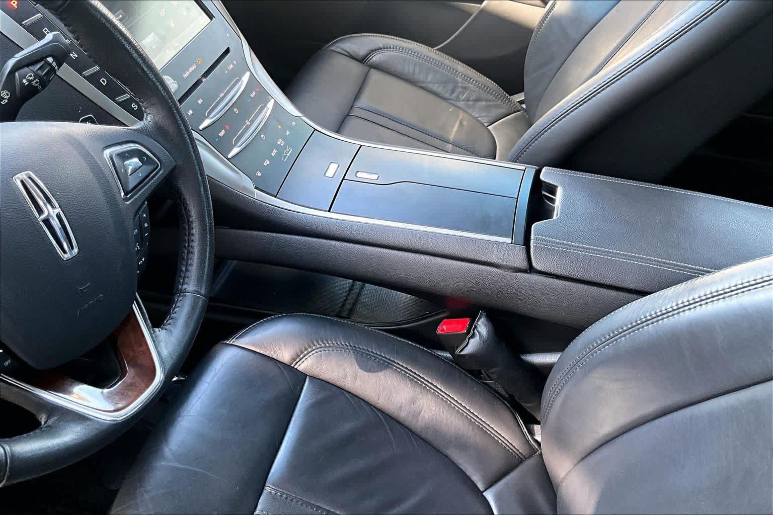 Used 2014 Lincoln MKZ FWD image 17
