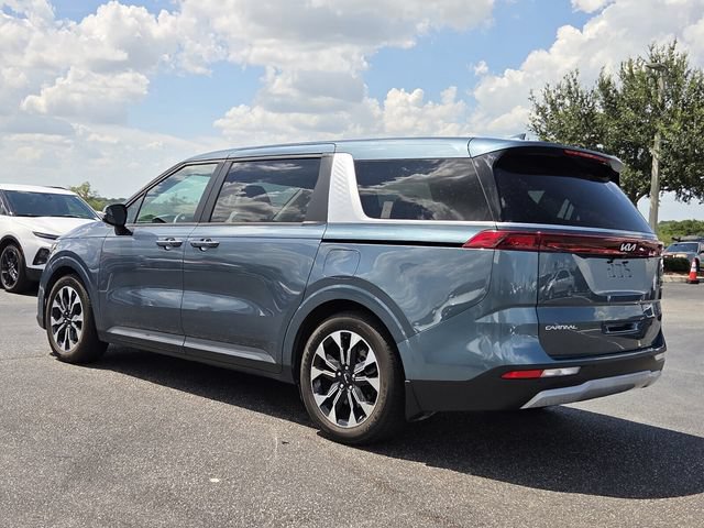 Used 2023 Kia Carnival EX FWD image 5