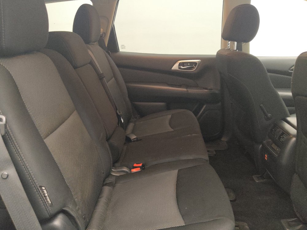 Used 2018 Nissan Pathfinder SV AWD/4WD image 19