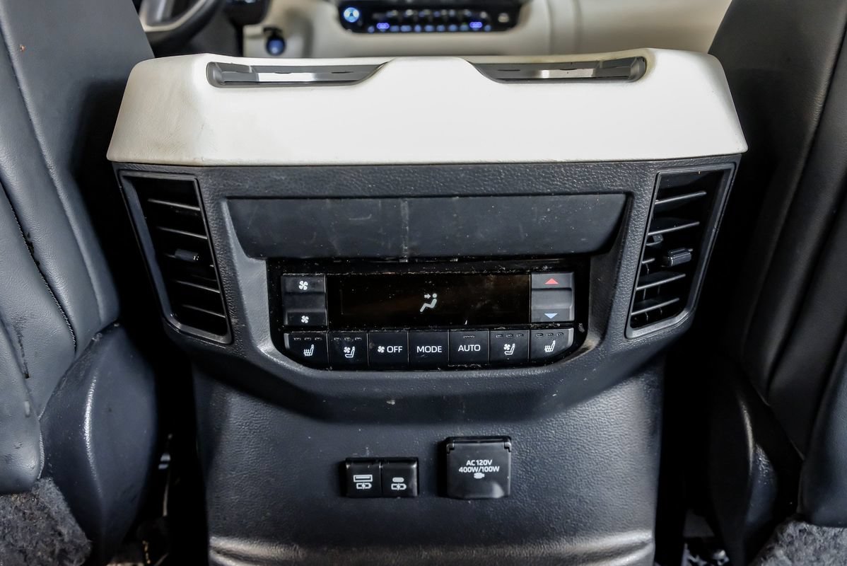 Used 2023 Toyota Sequoia Capstone AWD/4WD image 35