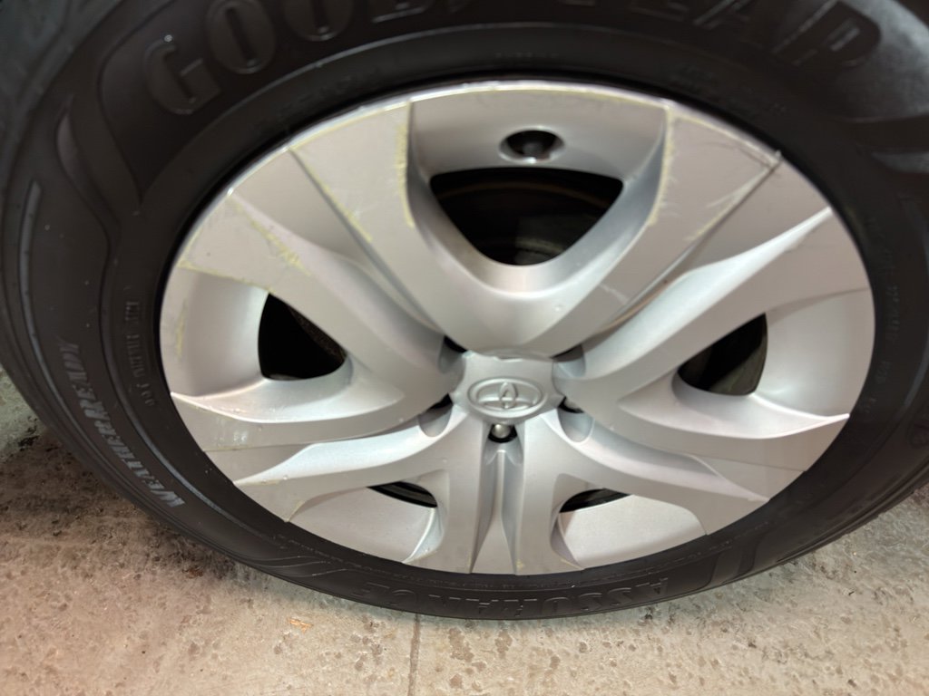 Used 2013 Toyota RAV4 LE image 34