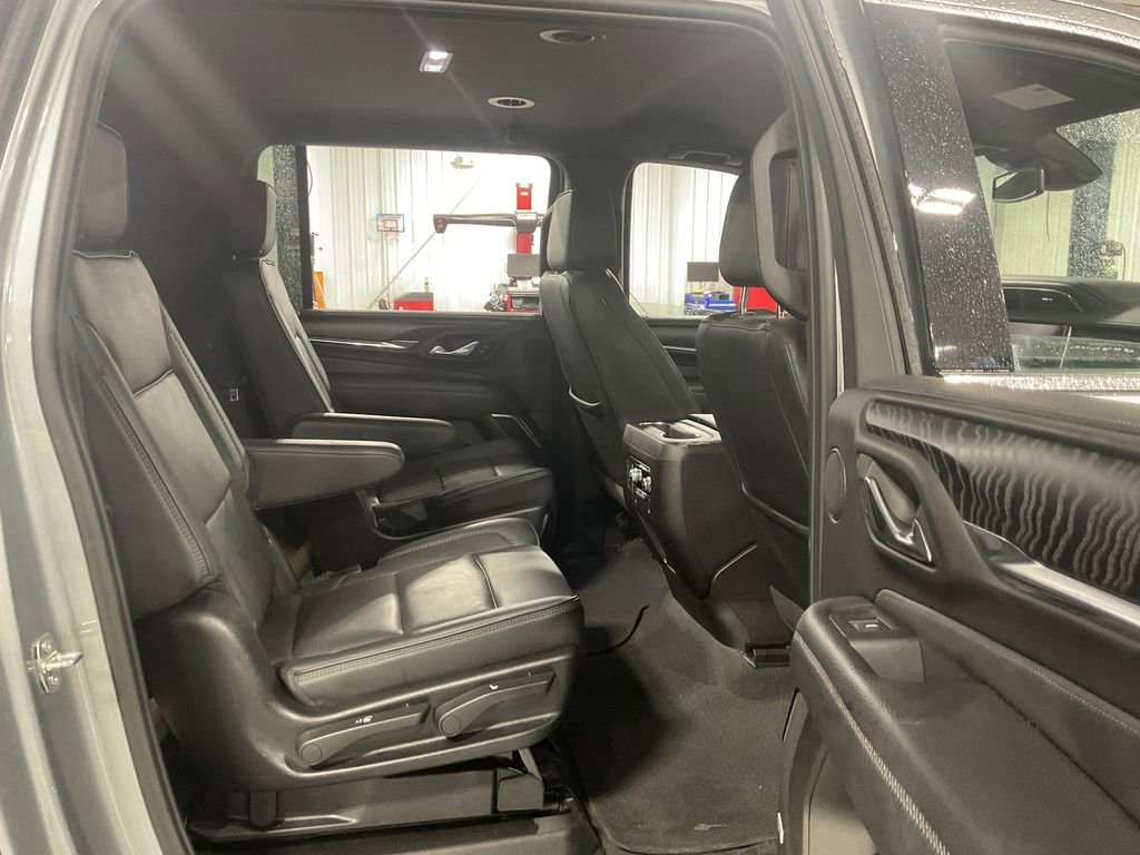 Used 2024 GMC Yukon XL Denali image 10