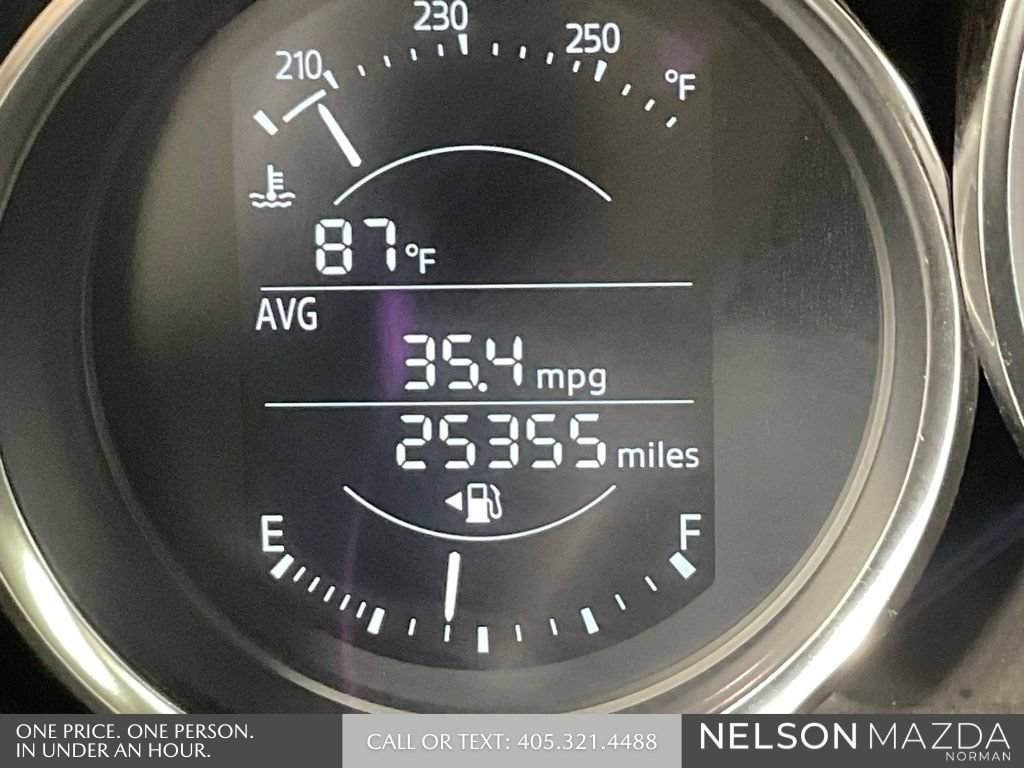 Used 2018 MAZDA MX-5 Miata Club RWD image 39