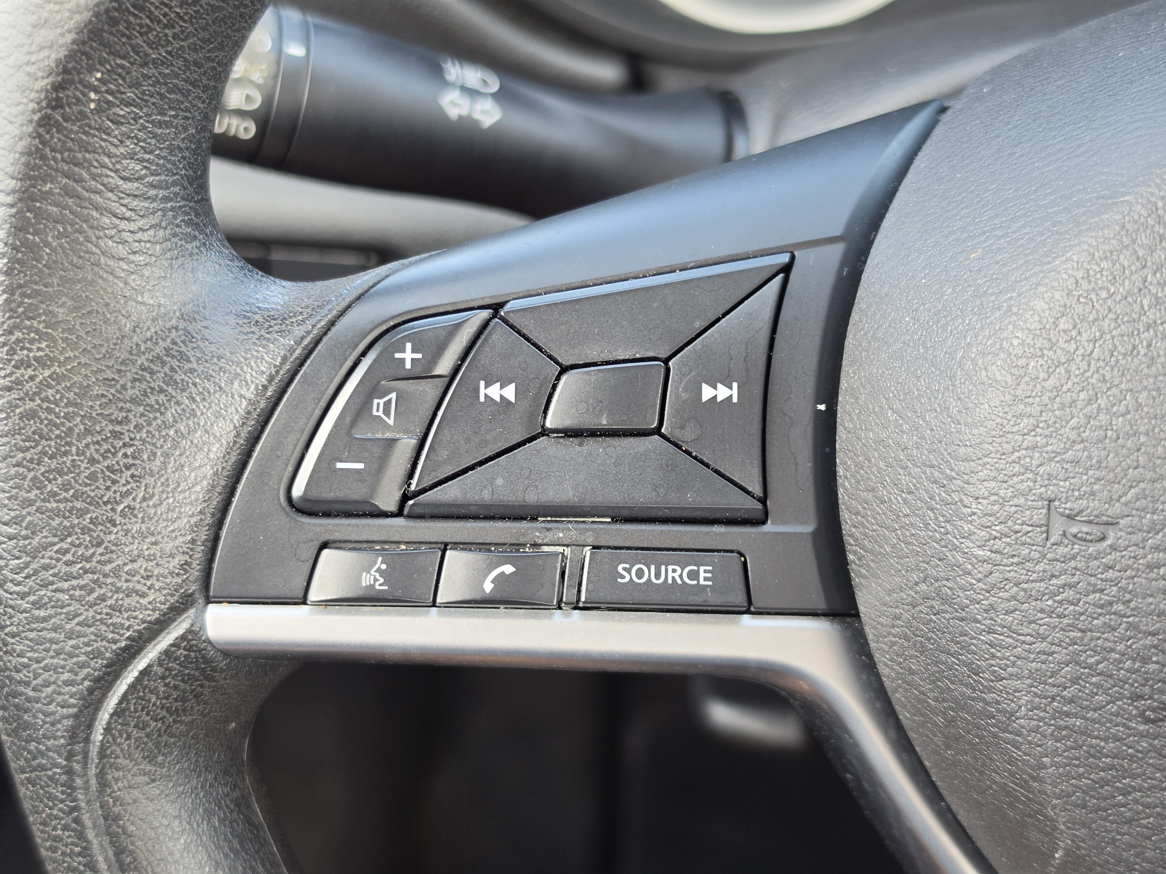 Used 2021 Nissan Versa S FWD image 12