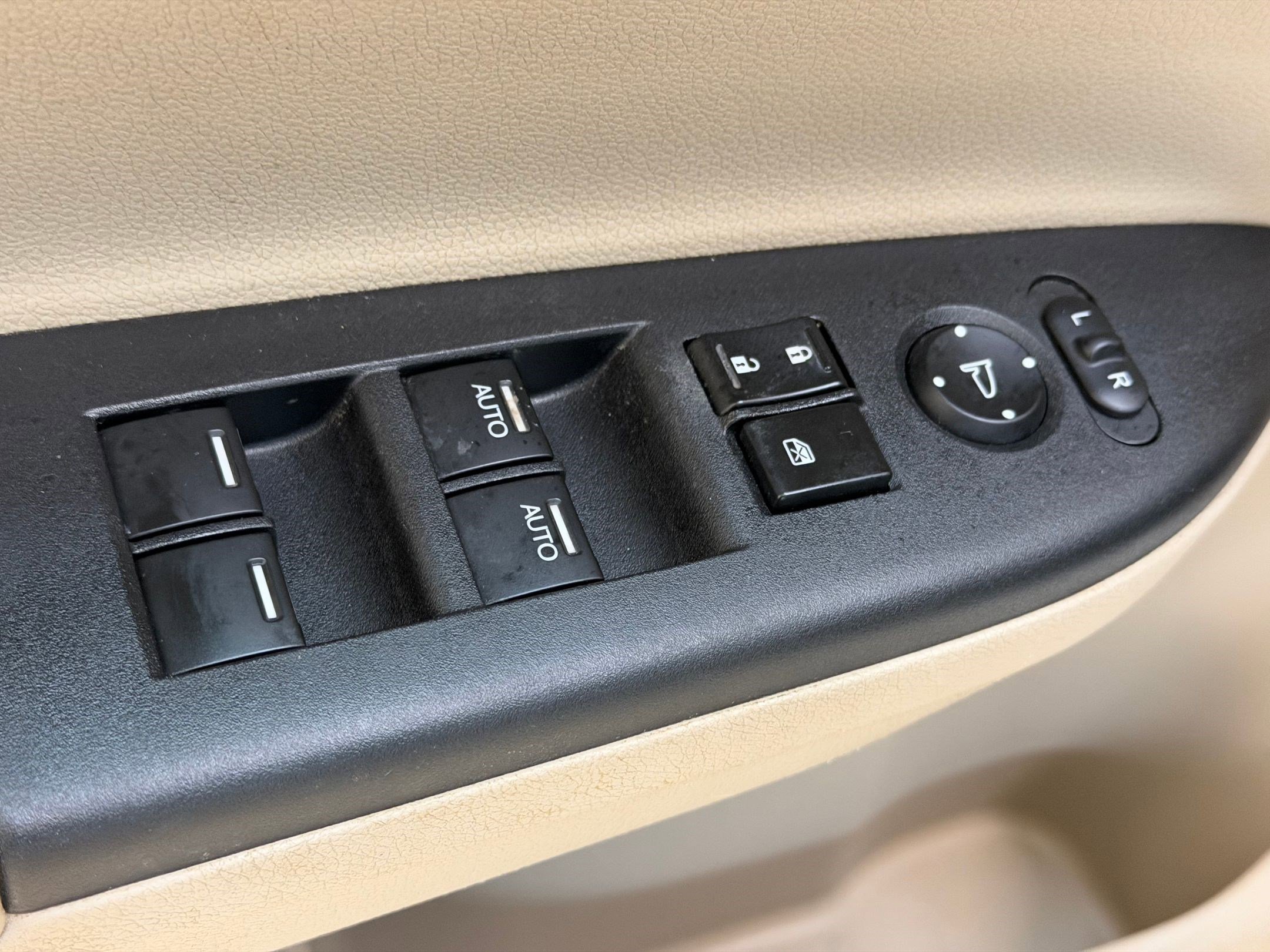 Used 2014 Honda Accord EX-L image 24