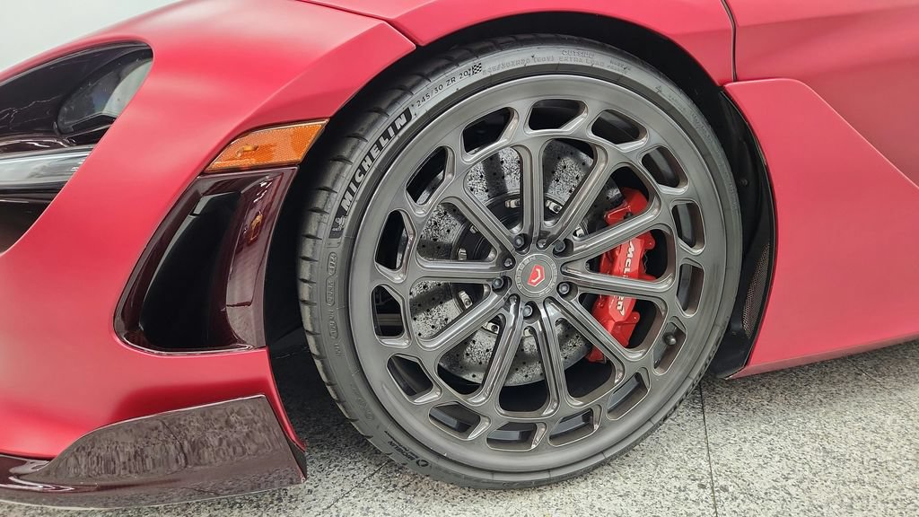 Used 2018 McLaren 720S Performance RWD image 15