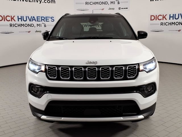 Used 2024 Jeep Compass Limited AWD/4WD image 2