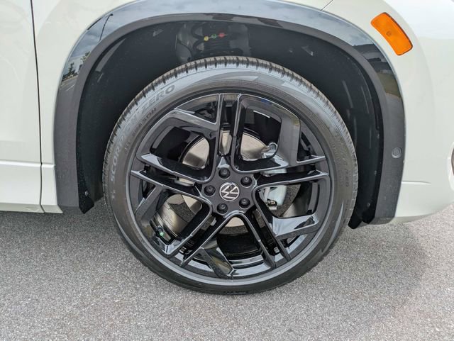 New 2026 Volkswagen Tiguan SE R-Line FWD image 11