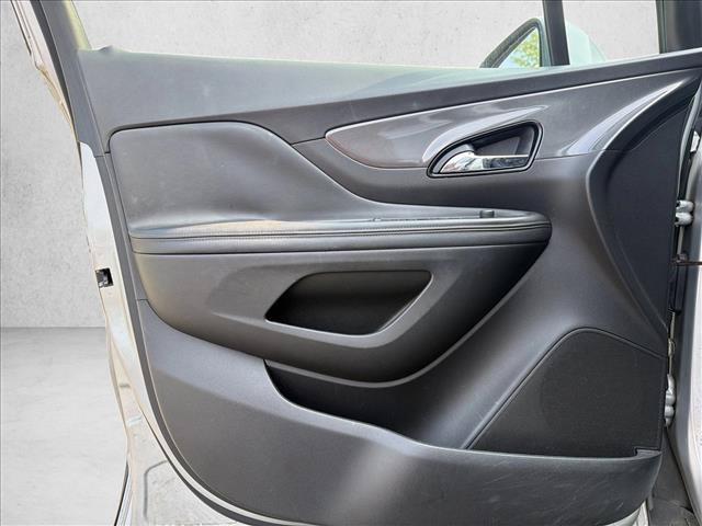 Used 2018 Buick Encore Essence AWD/4WD image 11