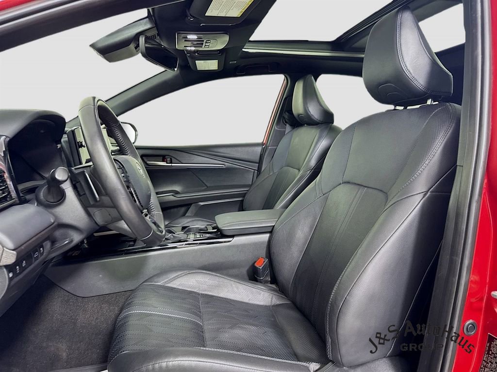 Used 2025 Toyota Camry XSE image 11