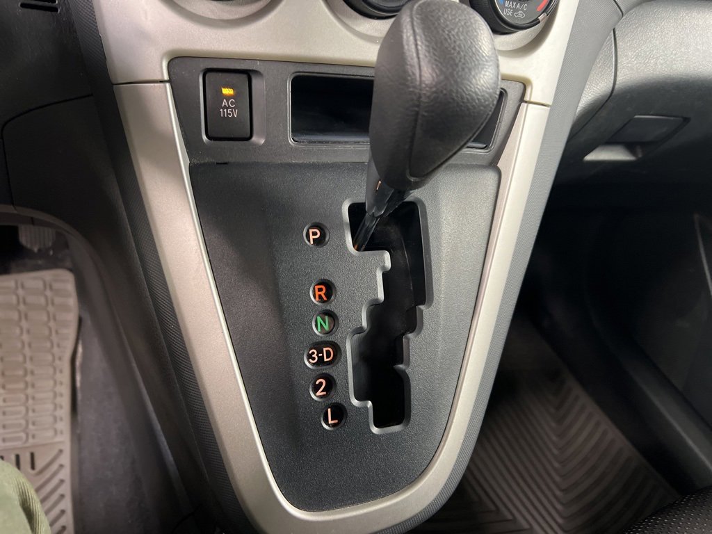 Used 2009 Pontiac Vibe w/ Preferred Package image 11