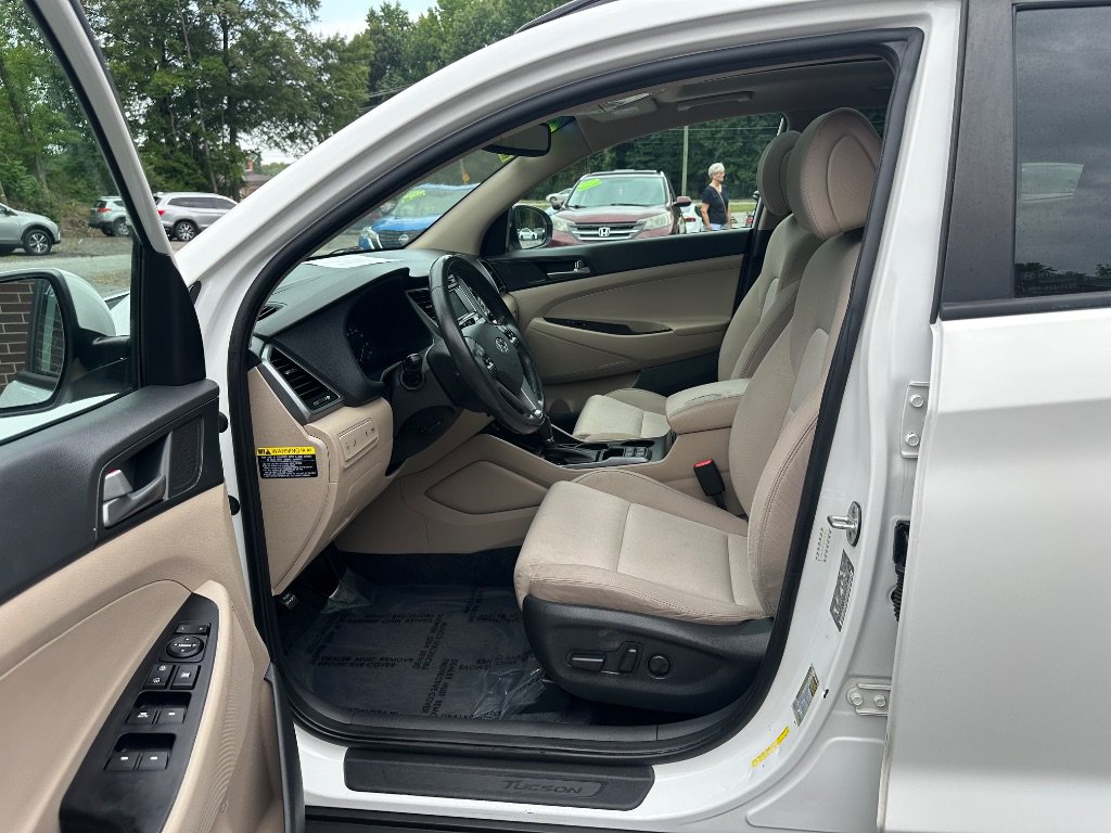 Used 2017 Hyundai Tucson Value AWD/4WD image 8