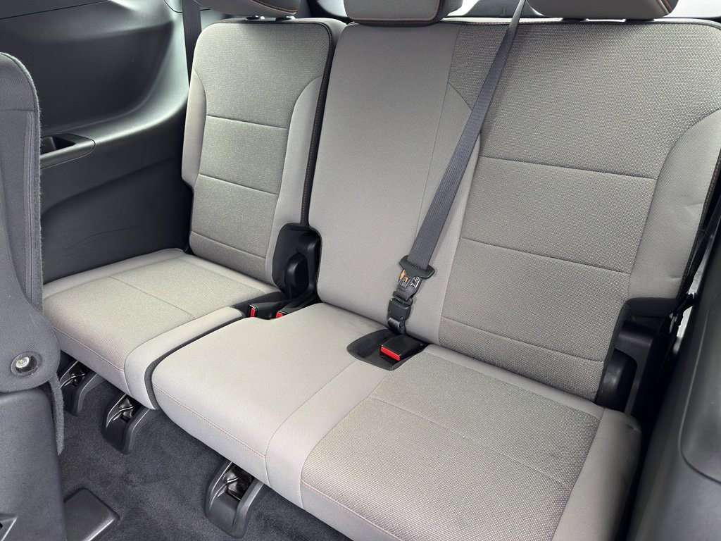 Used 2025 Chevrolet Traverse LT image 25
