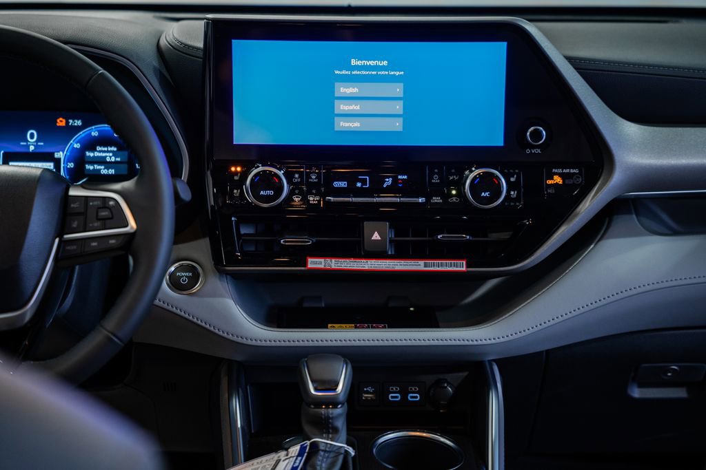 New 2026 Toyota Highlander Limited image 23