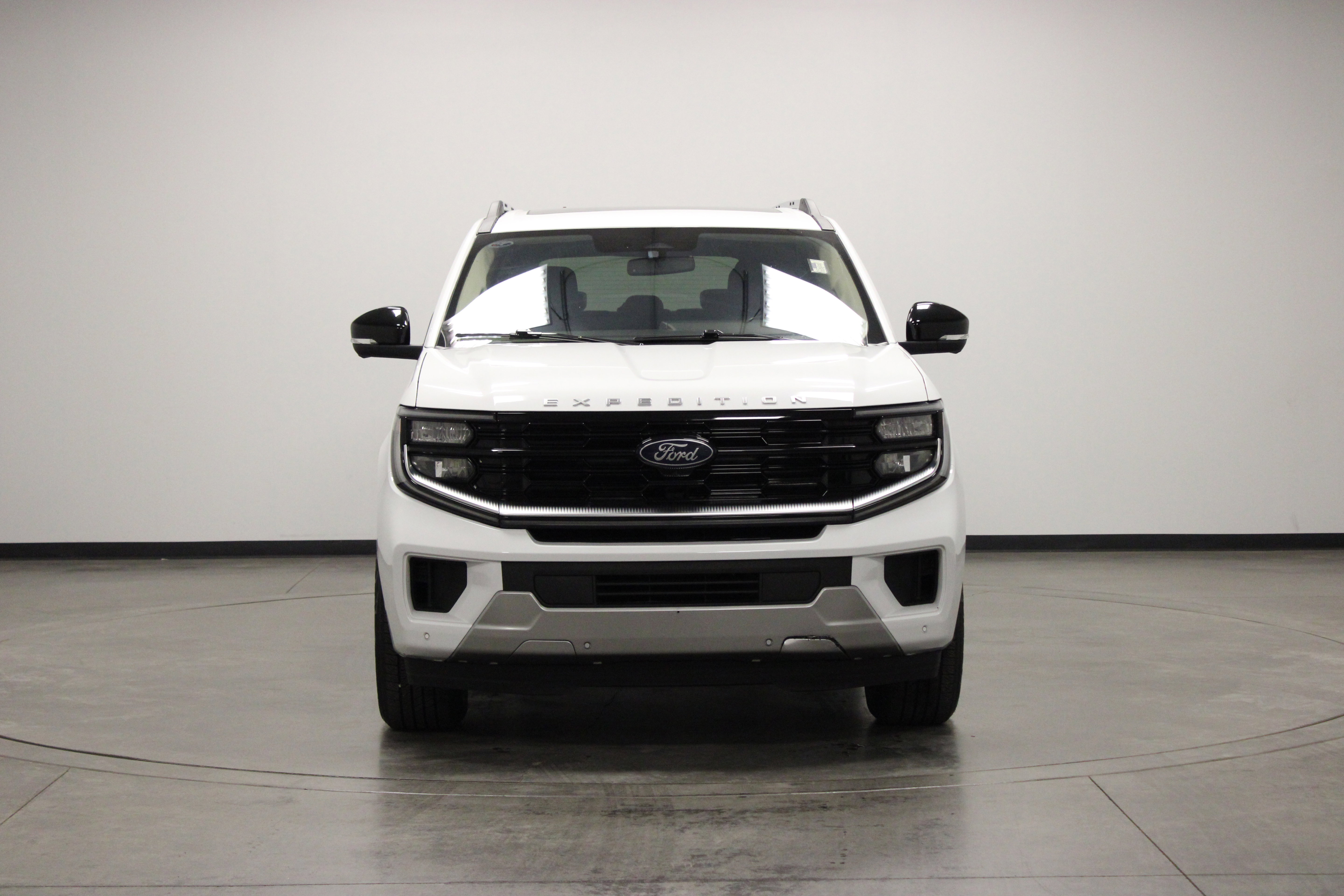 Used 2025 Ford Expedition Max Platinum AWD/4WD image 3
