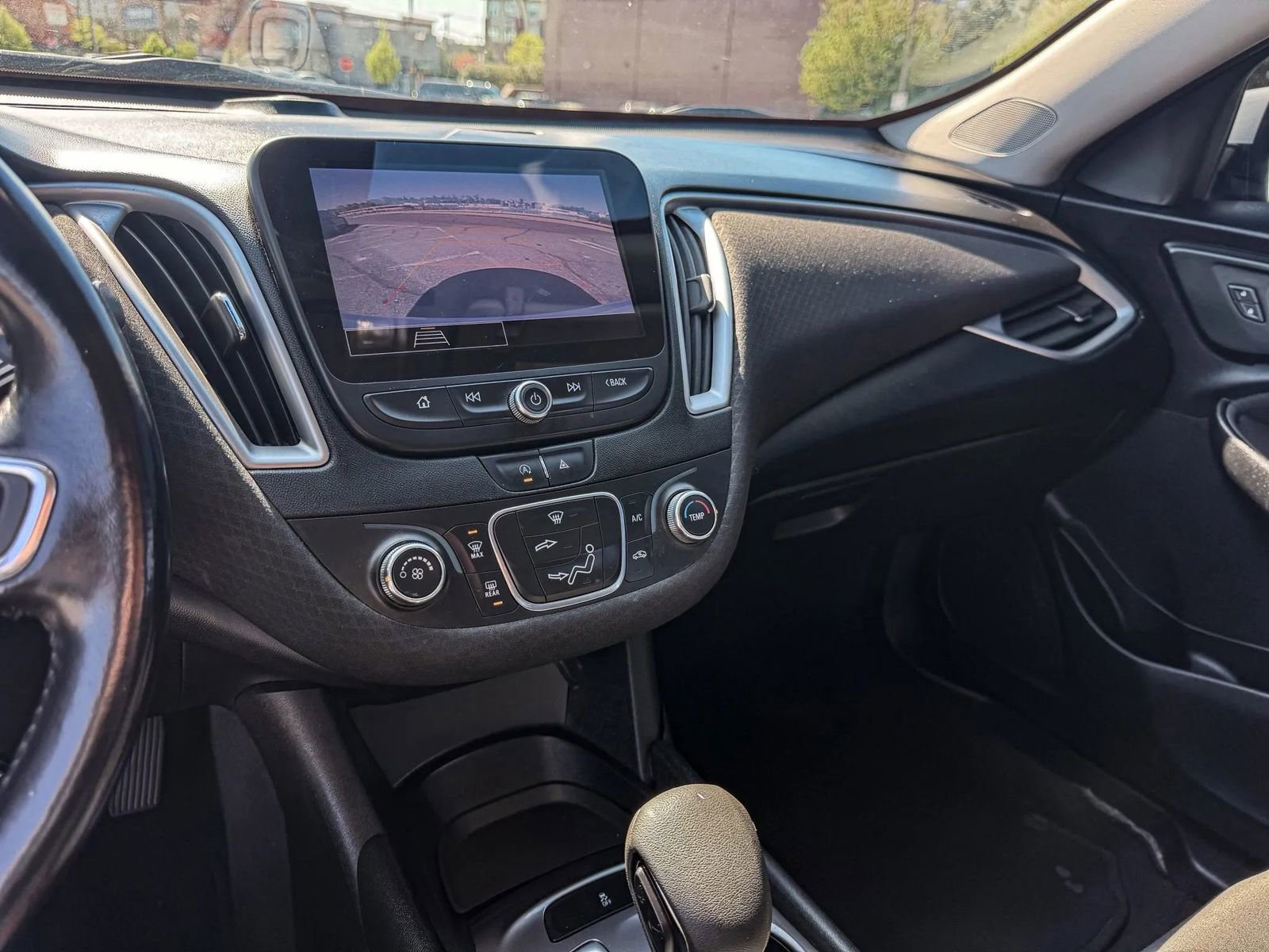 Used 2021 Chevrolet Malibu RS FWD image 40