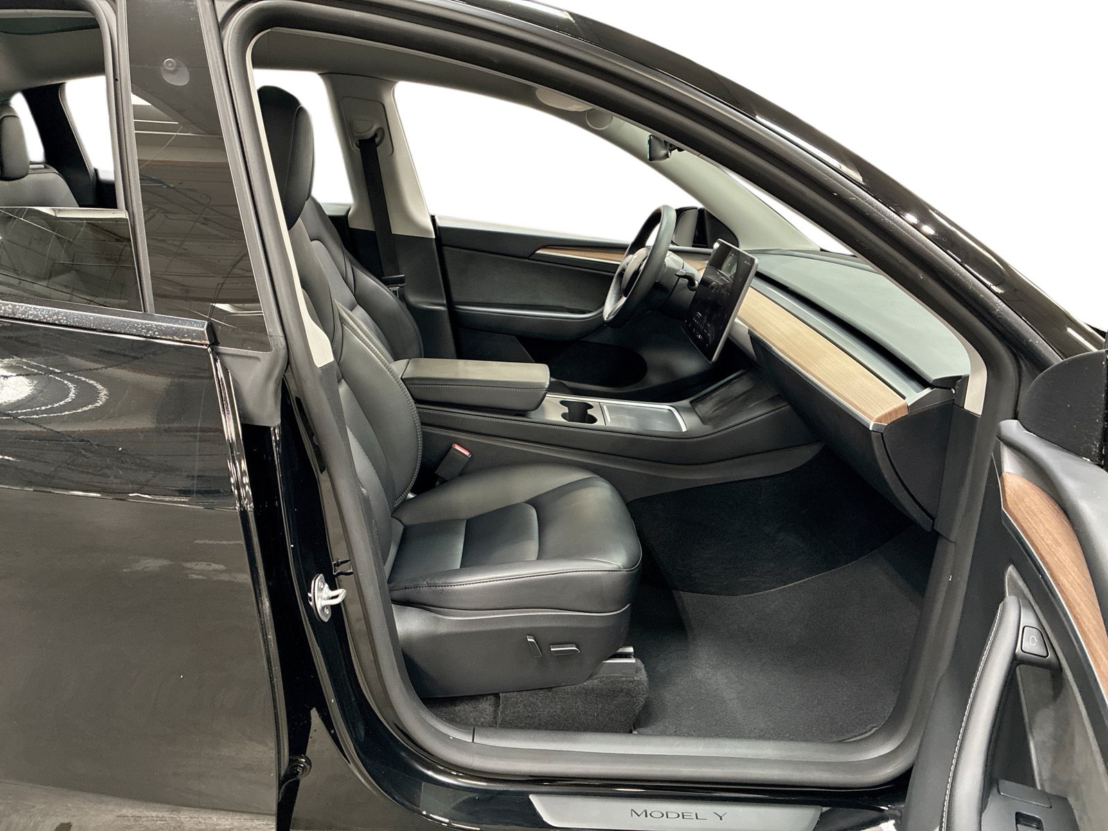 Certified 2023 Tesla Model Y Performance AWD/4WD image 13