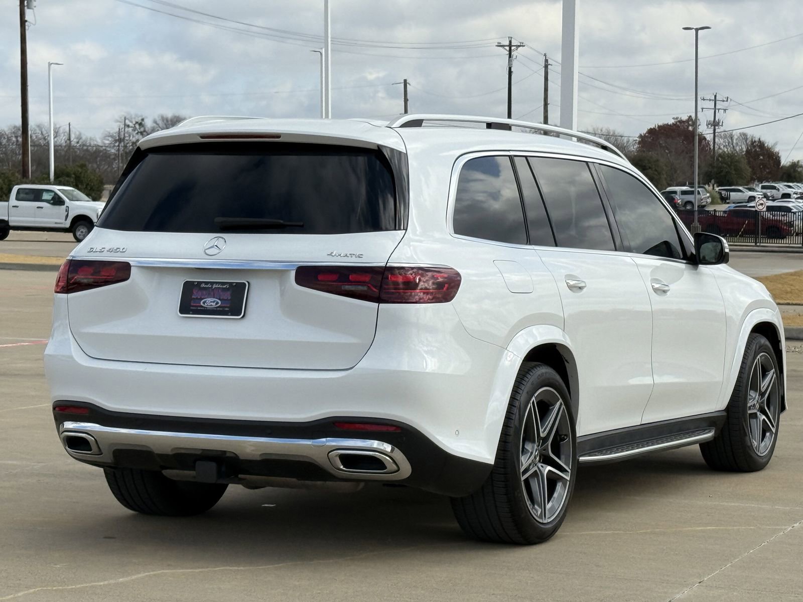 Used 2025 Mercedes-Benz GLS 450 4MATIC image 4