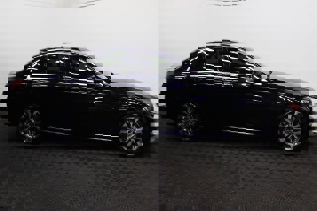 Used 2018 Mercedes-Benz C 300 Sedan w/ Premium Package image 4