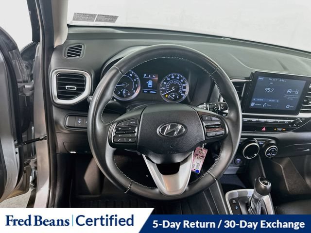 Certified 2021 Hyundai Venue SEL FWD image 20