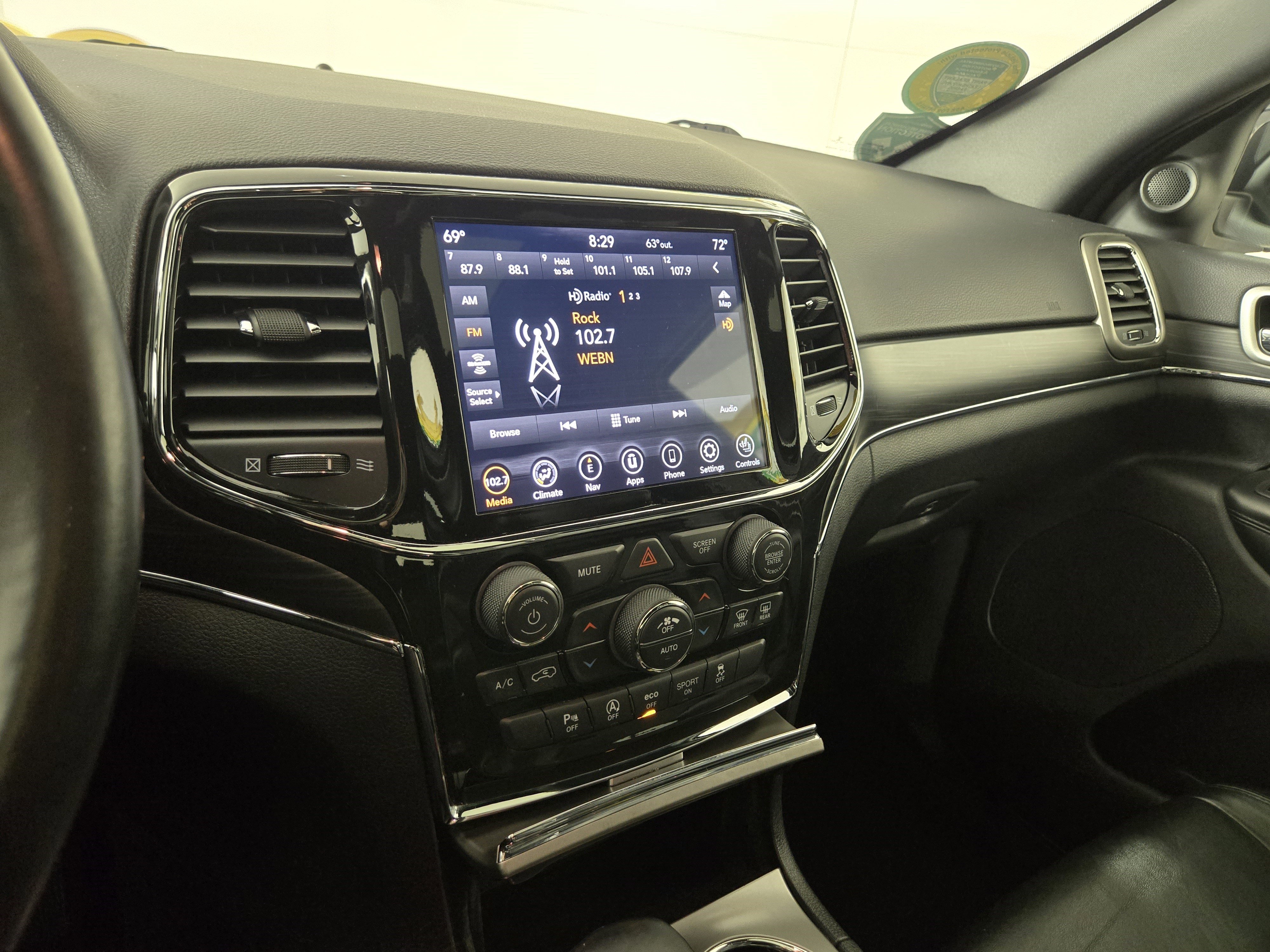 Used 2021 Jeep Grand Cherokee Limited image 23