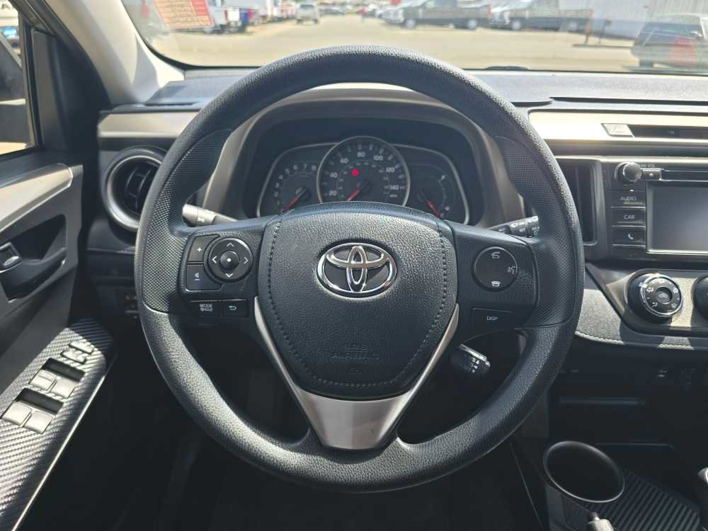 Used 2015 Toyota RAV4 LE AWD/4WD image 11