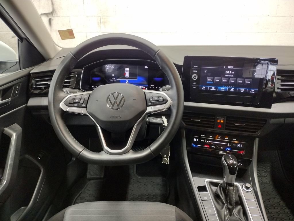 Used 2025 Volkswagen Jetta S image 31