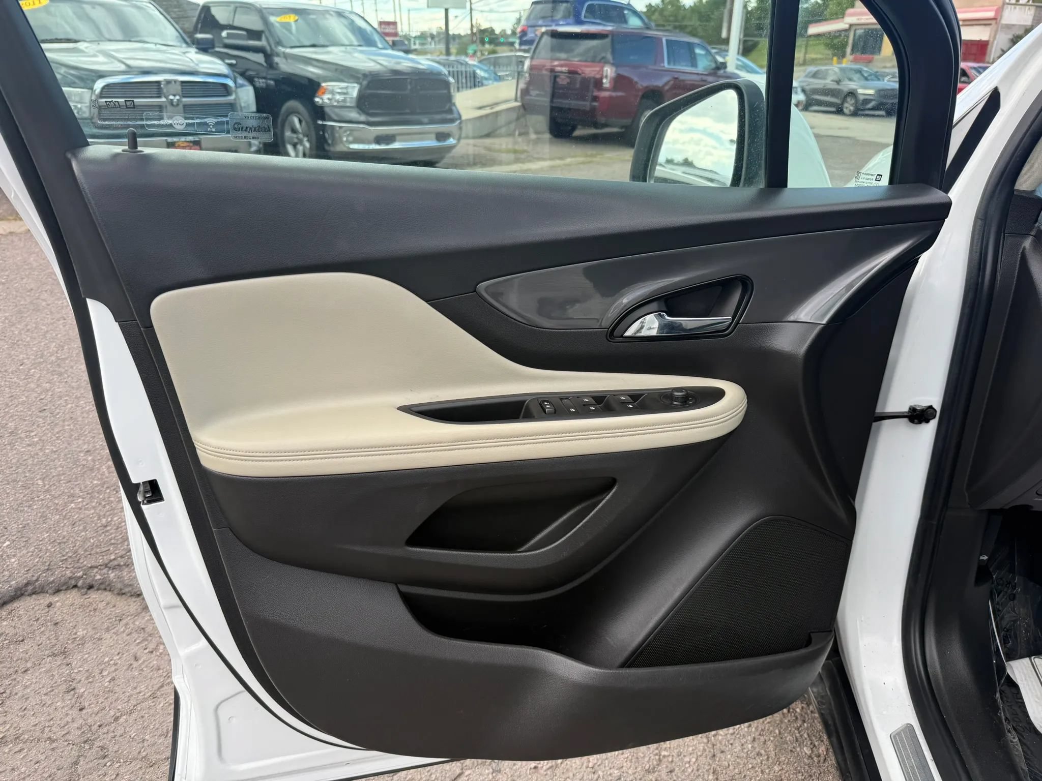 Used 2017 Buick Encore Preferred AWD/4WD image 10