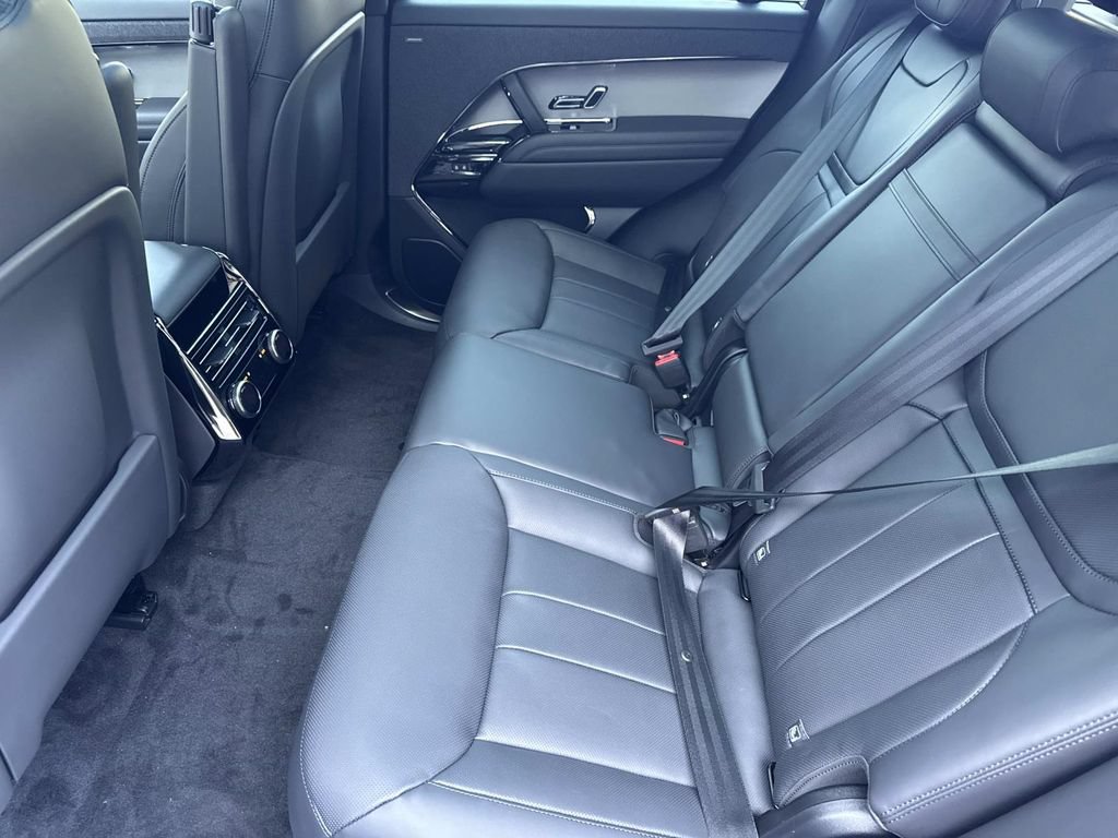 New 2026 Land Rover Range Rover Sport SE AWD/4WD image 15