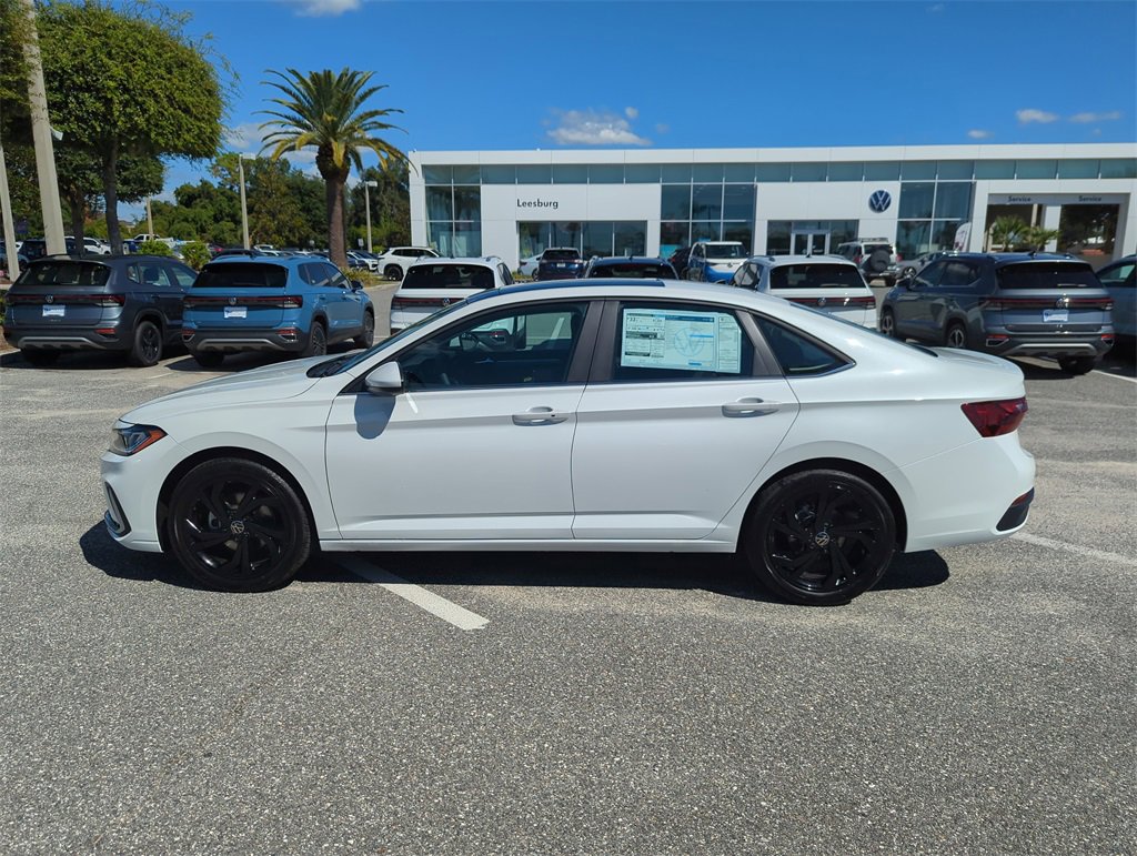 New 2026 Volkswagen Jetta SE image 9