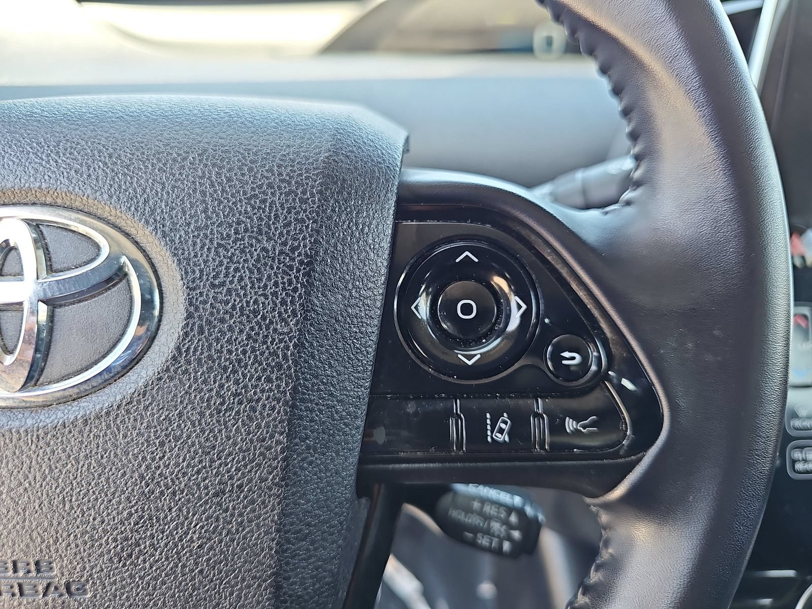 Used 2020 Toyota Prius Prime XLE FWD image 17