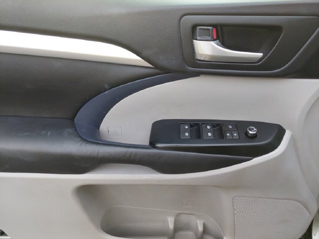 Used 2016 Toyota Highlander XLE AWD/4WD image 42