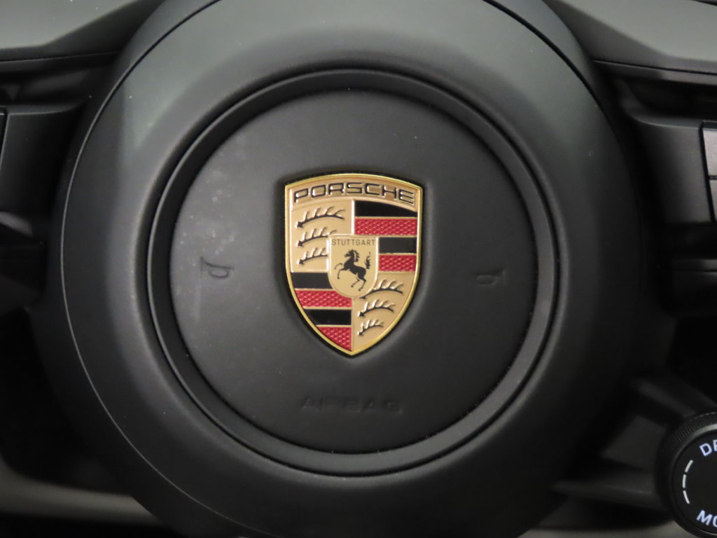 Certified 2025 Porsche Cayenne AWD/4WD image 21