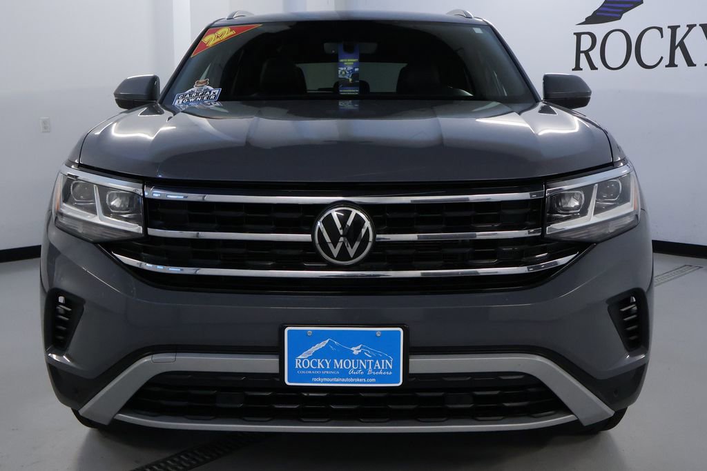 Used 2022 Volkswagen Atlas Cross Sport SE image 2