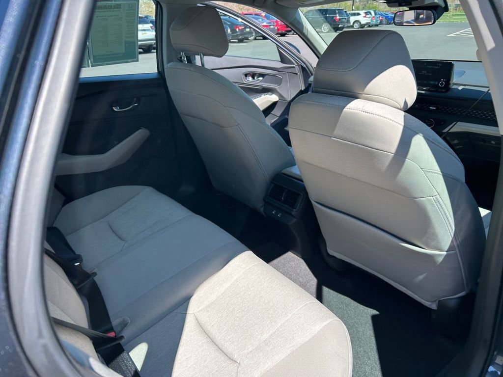 Used 2025 Honda Accord SE image 17