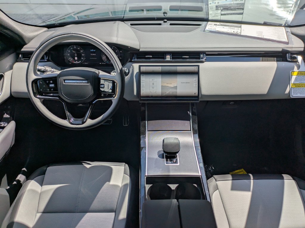 New 2026 Land Rover Range Rover Velar Dynamic SE AWD/4WD image 17