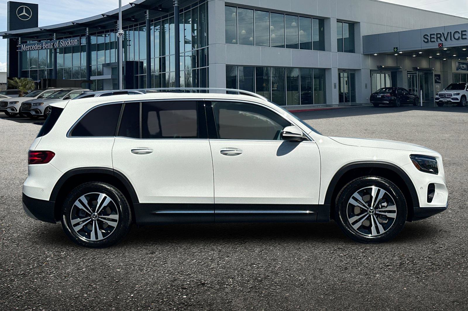 New 2025 Mercedes-Benz GLB 250 250 image 3