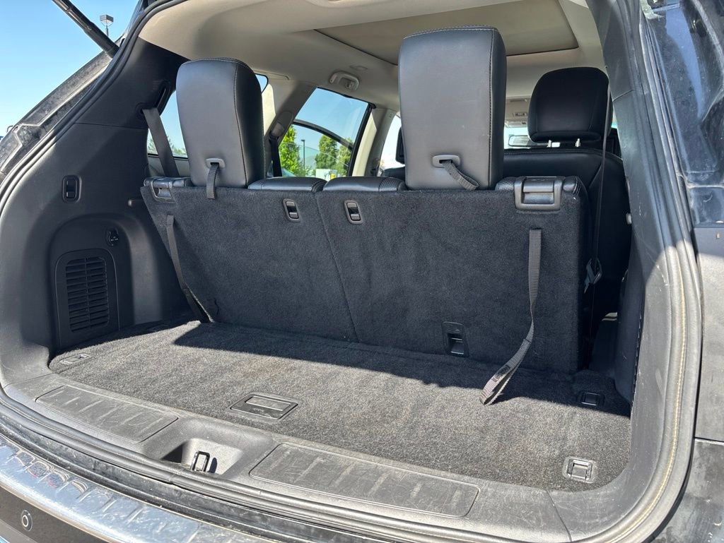 Used 2016 Nissan Pathfinder Platinum w/ Family Entertainment Package AWD/4WD image 22