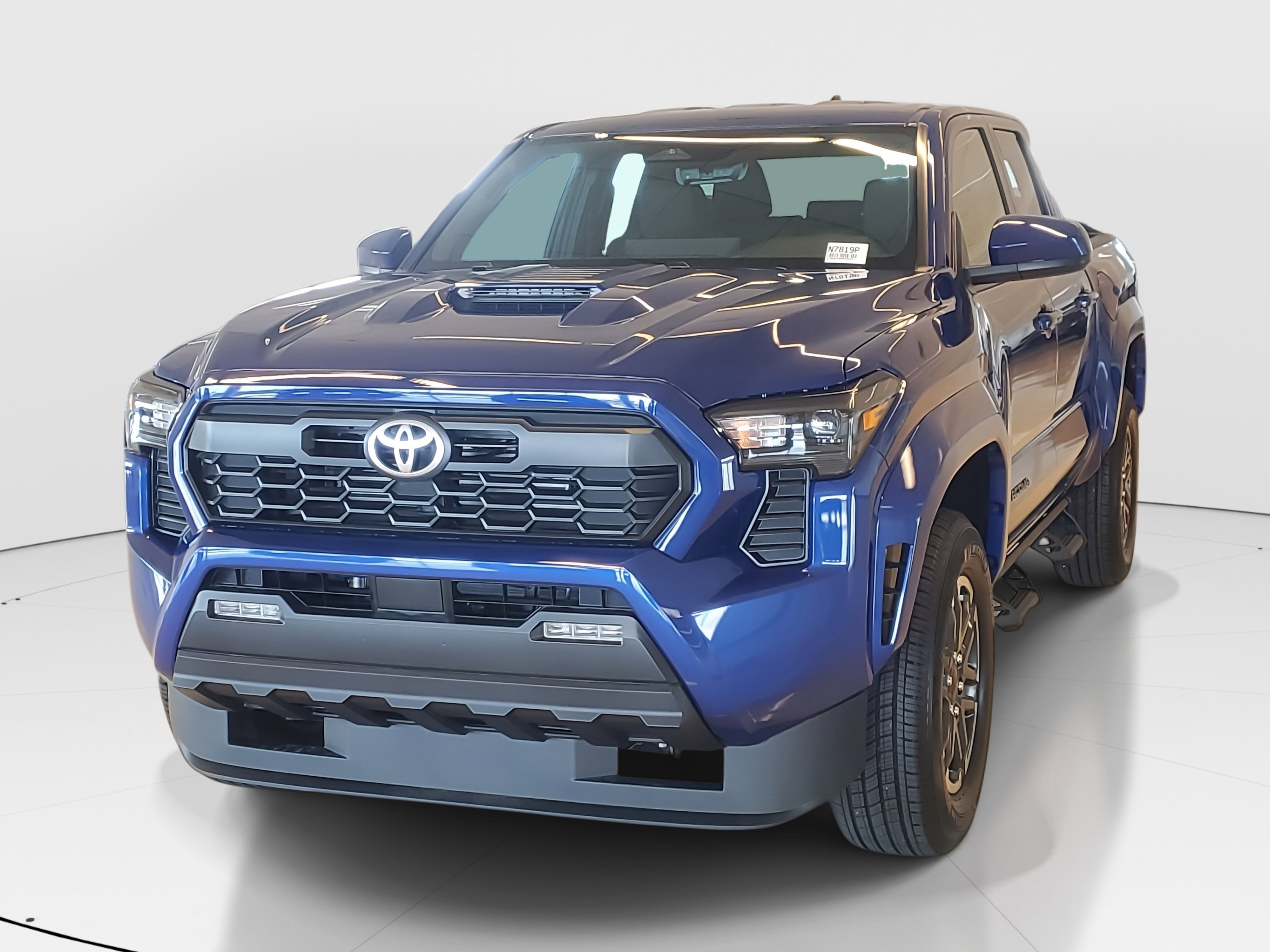 Used 2025 Toyota Tacoma TRD Sport image 4