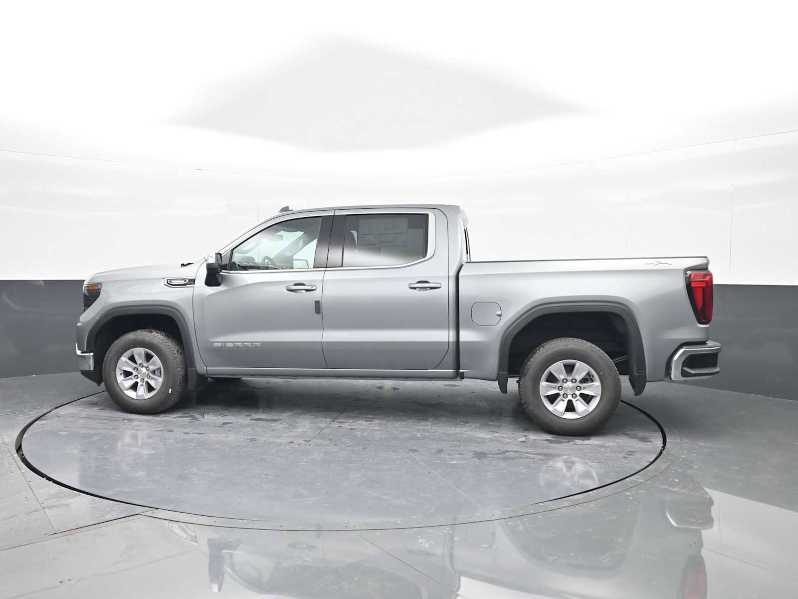 New 2026 GMC Sierra 1500 SLE w/ Preferred Package image 5