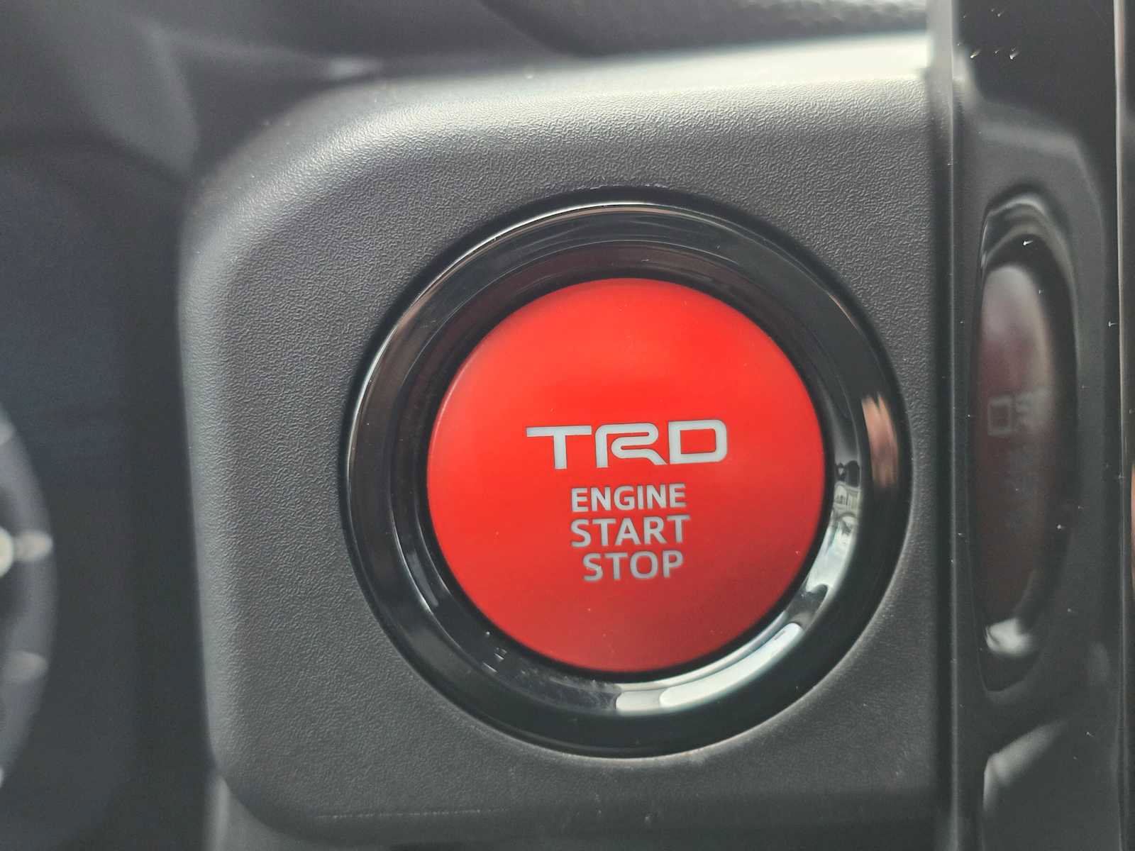 Used 2025 Toyota Tacoma TRD Off-Road w/ TRD Off Road Premium Package image 33