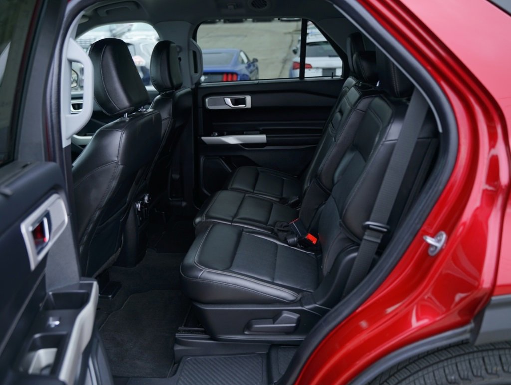 Used 2022 Ford Explorer Limited w/ Equipment Group 301A image 27