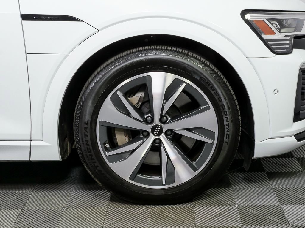 Certified 2024 Audi Q8 e-tron Premium Plus AWD/4WD image 40
