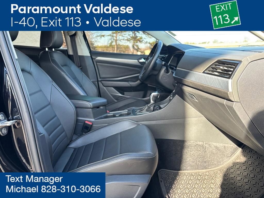 Used 2022 Volkswagen Jetta SE image 12