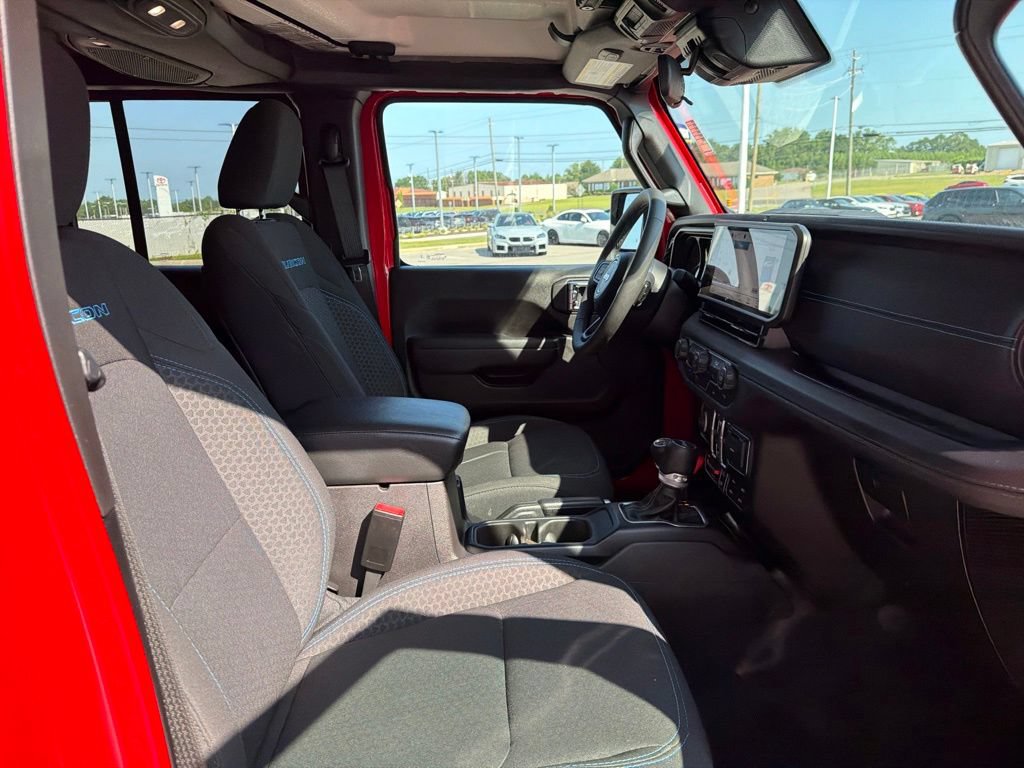 Used 2025 Jeep Wrangler Unlimited Rubicon 4xe w/ Convenience Group AWD/4WD image 26